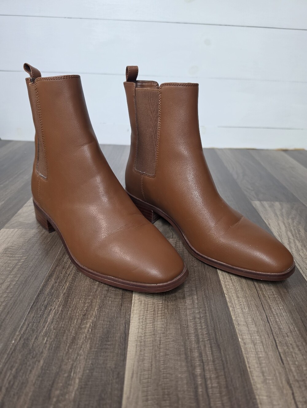 ​J. Crew Factory Classic Chelsea Boots Cognac Brown Faux Leather Academia. 9